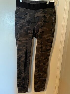 Gap Camo Stretch Pants XS